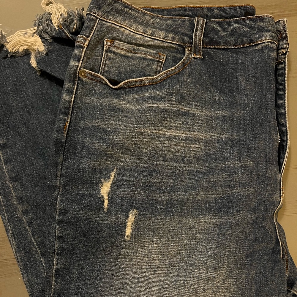 Excellent use condition Risen brand distressed jeans